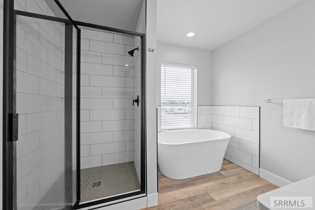 Image 17 of property listing at 2882 Sunburst Drive, Ammon, ID 83406