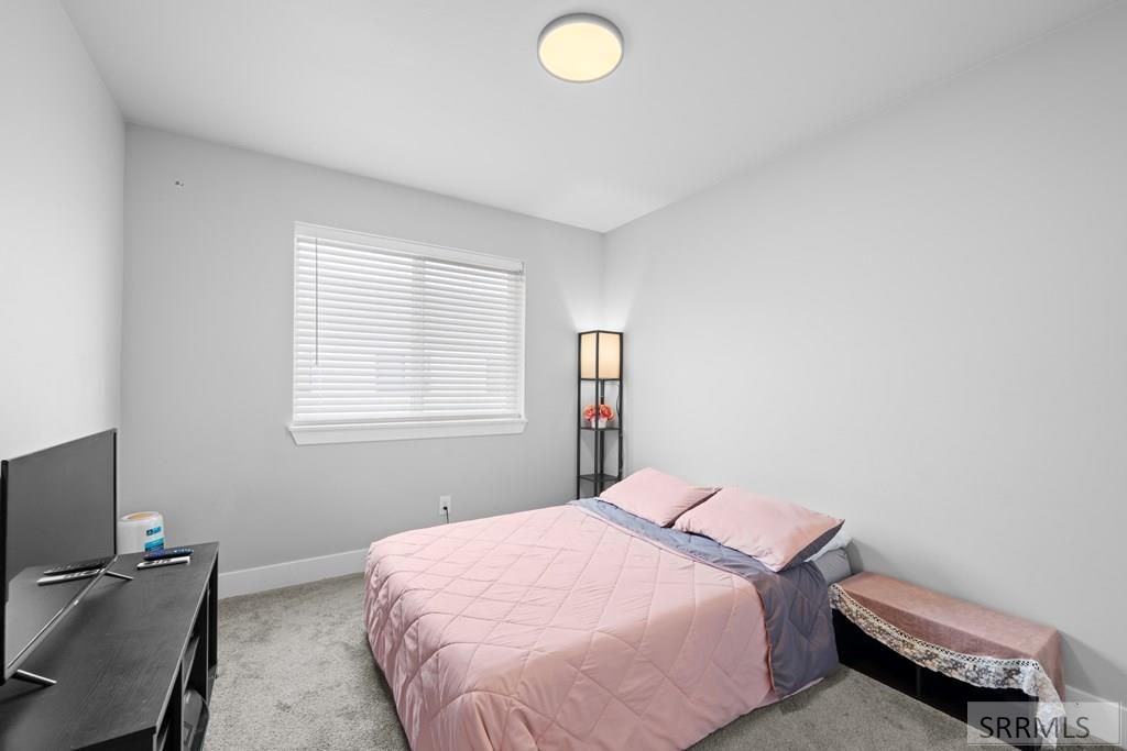 Image 25 of property listing at 2882 Sunburst Drive, Ammon, ID 83406
