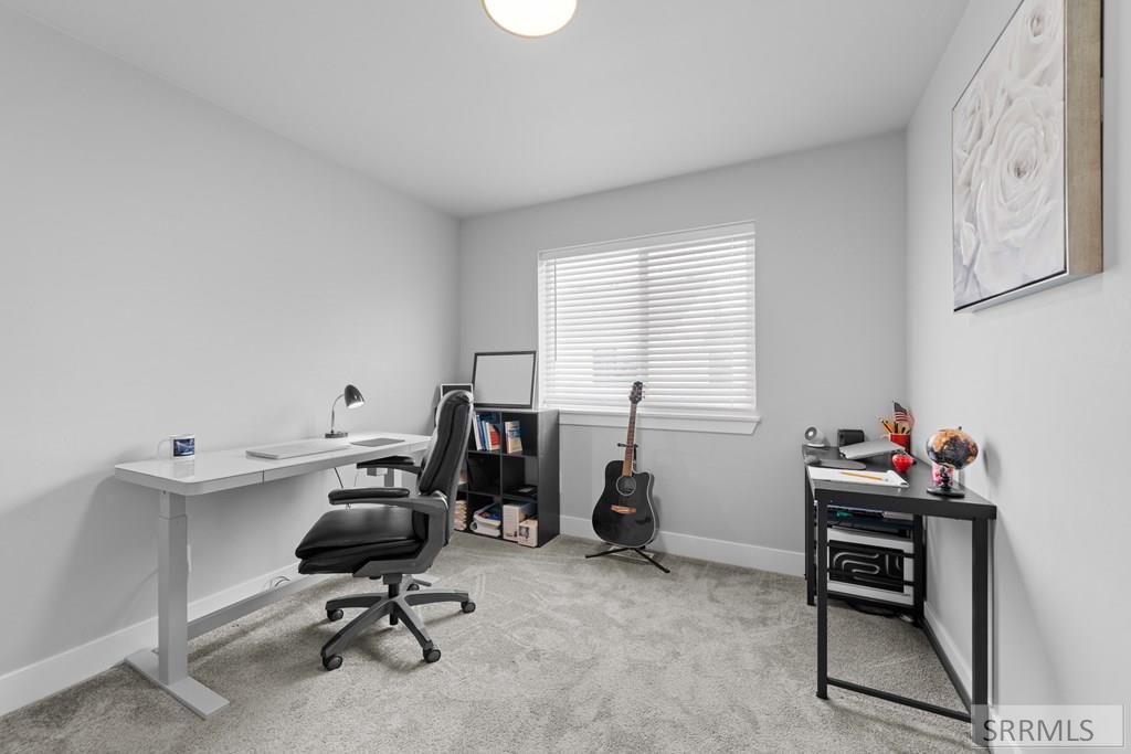 Image 27 of property listing at 2882 Sunburst Drive, Ammon, ID 83406