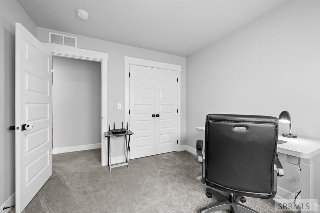 Image 28 of property listing at 2882 Sunburst Drive, Ammon, ID 83406