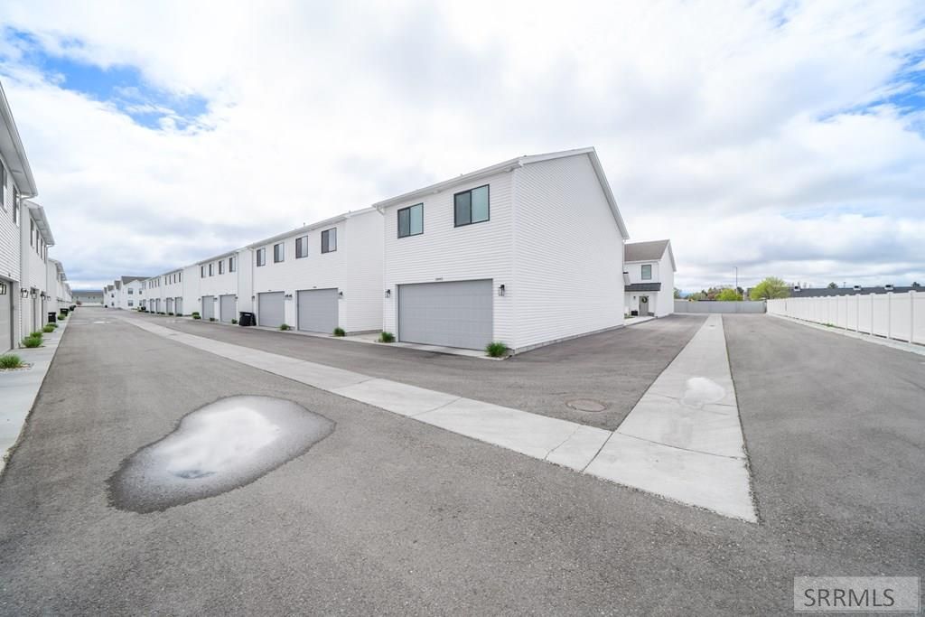 Image 33 of property listing at 2882 Sunburst Drive, Ammon, ID 83406