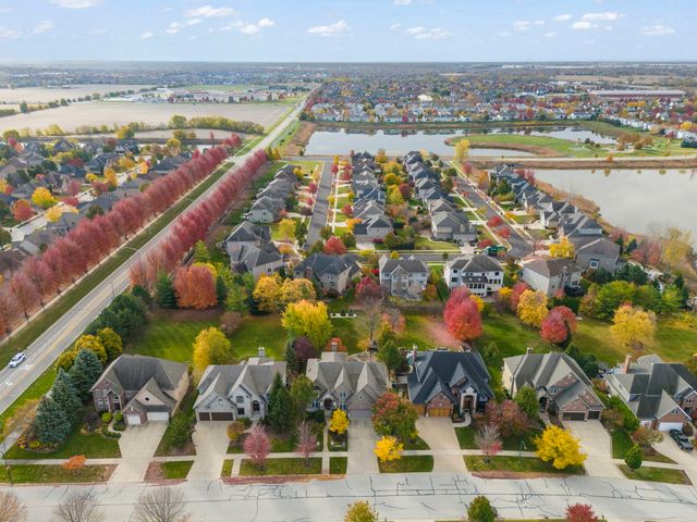 4012 Champion Road, Naperville, IL 60564