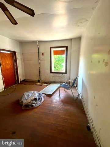 1158 E STATE ST, Trenton, NJ 08609