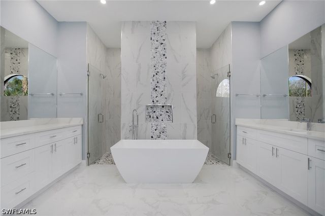 610 25th AVE NW, Naples, FL 34120