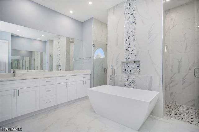 610 25th AVE NW, Naples, FL 34120