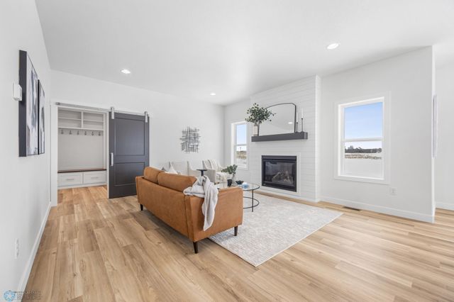 497 Prairie Parkway, Kindred, ND 58051