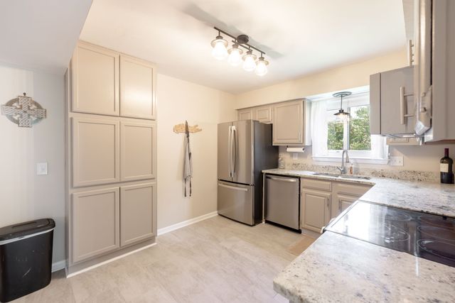 4430 S Trace Blvd, Old Hickory, TN 37138