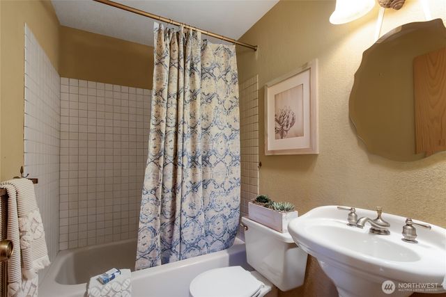 4919 82nd Avenue Ct W, University Place, WA 98467