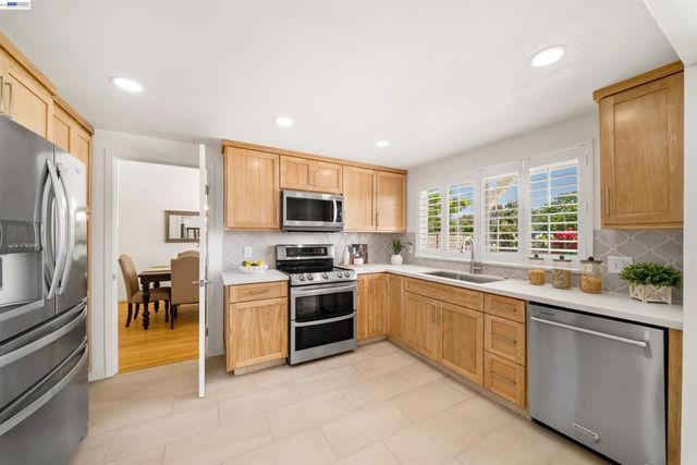3136 Cranwood Ct, Pleasanton, CA 94588
