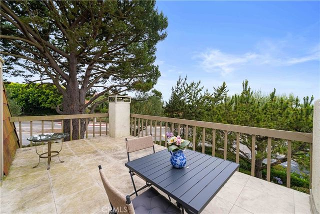 1 Cresta Verde Drive, Rolling Hills Estates, CA 90274