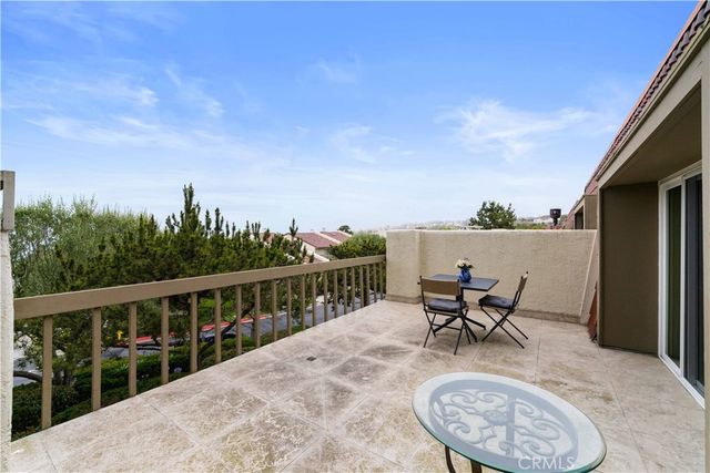1 Cresta Verde Drive, Rolling Hills Estates, CA 90274