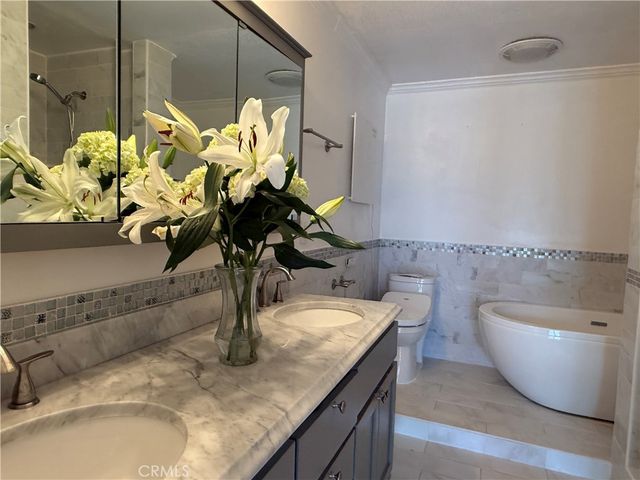 1 Cresta Verde Drive, Rolling Hills Estates, CA 90274