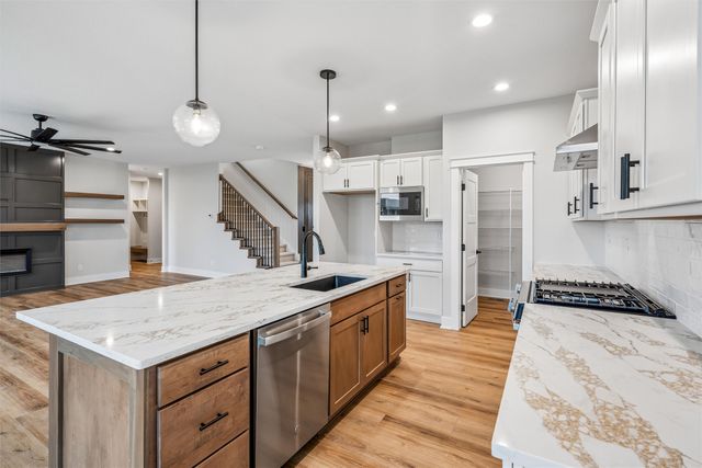 14311 Catalpa Drive, Urbandale, IA 50323