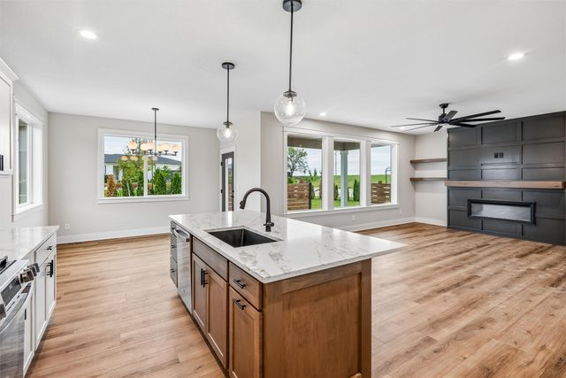 14311 Catalpa Drive, Urbandale, IA 50323