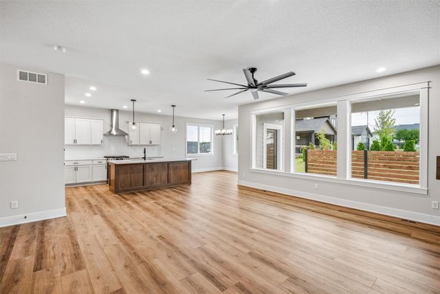 14311 Catalpa Drive, Urbandale, IA 50323
