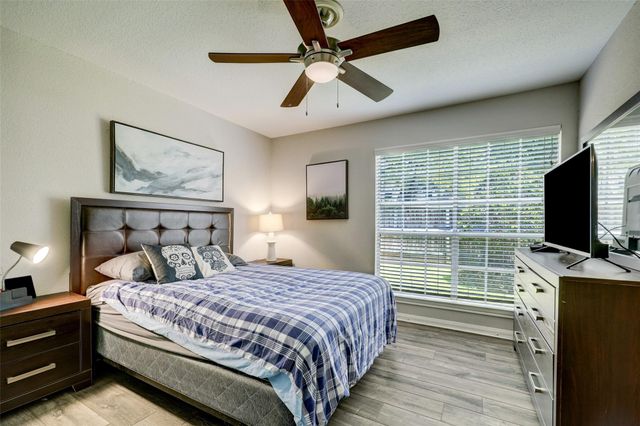 1860 White Oak Drive 359, Houston, TX 77009