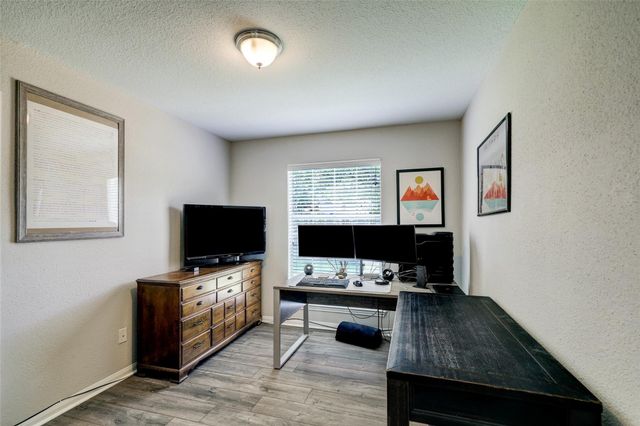 1860 White Oak Drive 359, Houston, TX 77009