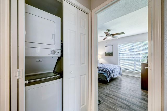 1860 White Oak Drive 359, Houston, TX 77009