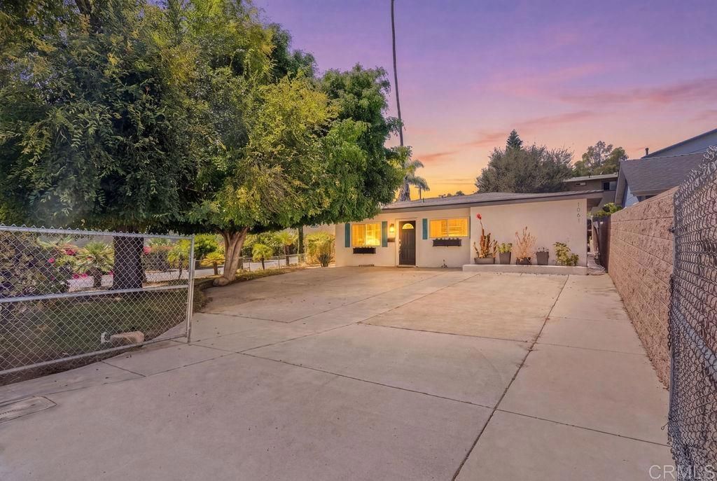 1061 Old Stage Road, Fallbrook, CA 92028 — exterior