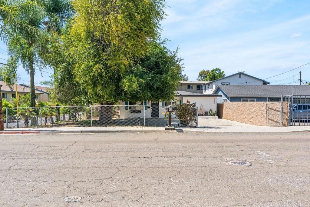1061 Old Stage Road, Fallbrook, CA 92028 — photo 2