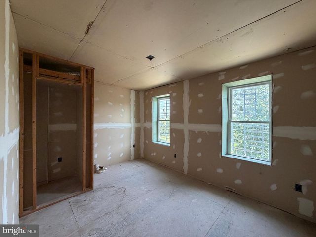 2203 SIDNEY AVE, Baltimore, MD 21230