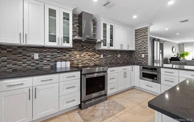 85 Pengon Circle, East Meadow, NY 11554