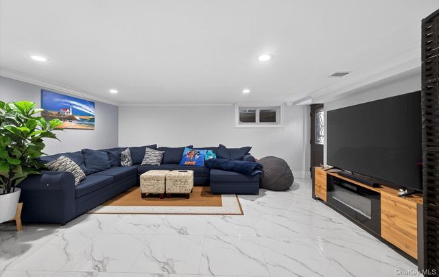 85 Pengon Circle, East Meadow, NY 11554