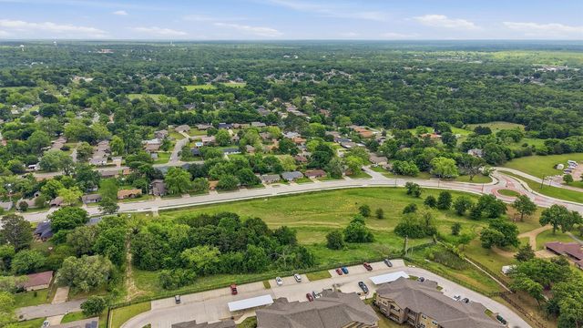 2640 Loy Lake Road, Denison, TX 75020