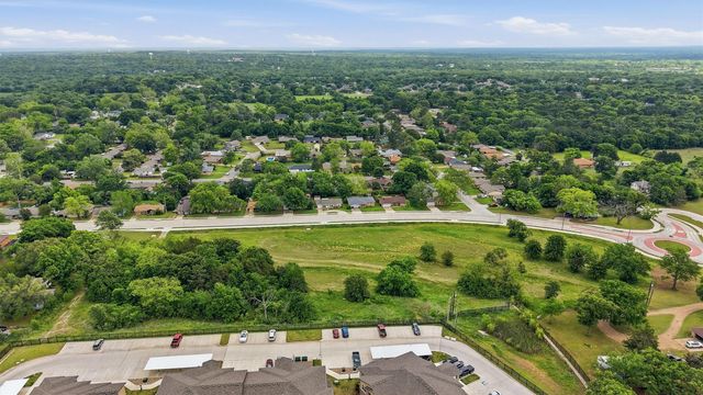 2640 Loy Lake Road, Denison, TX 75020