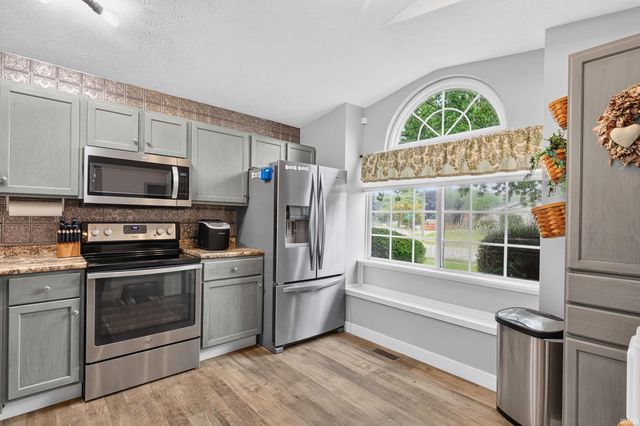 3616 Naples Court, Elkhart, IN 46514
