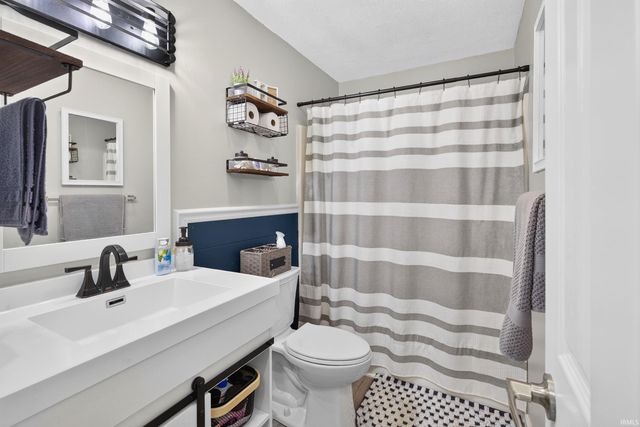 3616 Naples Court, Elkhart, IN 46514