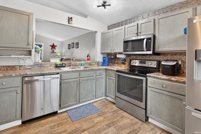 3616 Naples Court, Elkhart, IN 46514