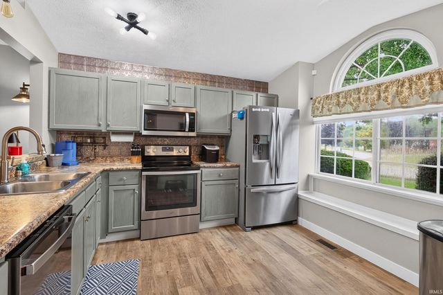 3616 Naples Court, Elkhart, IN 46514