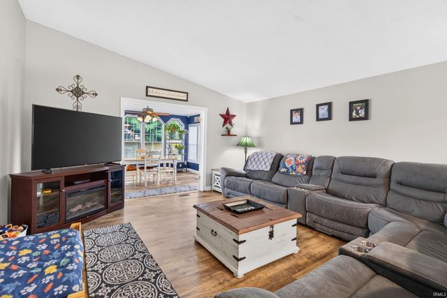 3616 Naples Court, Elkhart, IN 46514