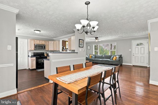 6075 STRASBURG RD, Strasburg, VA 22657