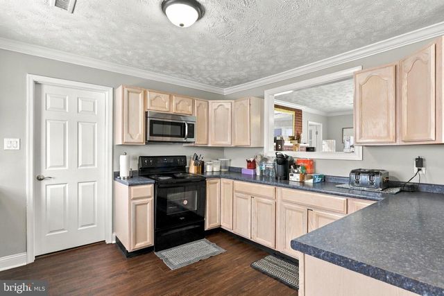 6075 STRASBURG RD, Strasburg, VA 22657