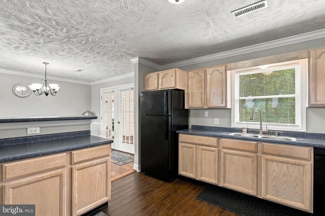6075 STRASBURG RD, Strasburg, VA 22657