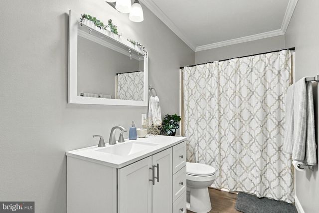6075 STRASBURG RD, Strasburg, VA 22657