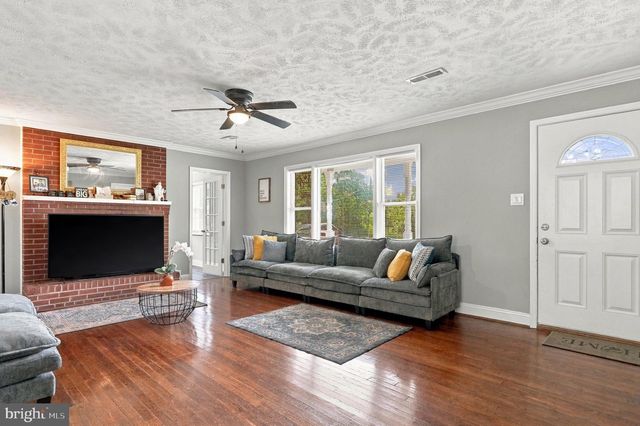 6075 STRASBURG RD, Strasburg, VA 22657