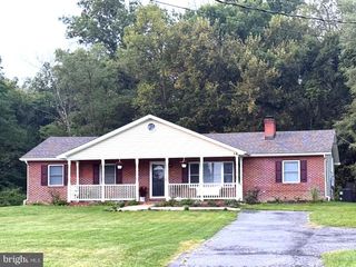 6075 STRASBURG RD, Strasburg, VA 22657