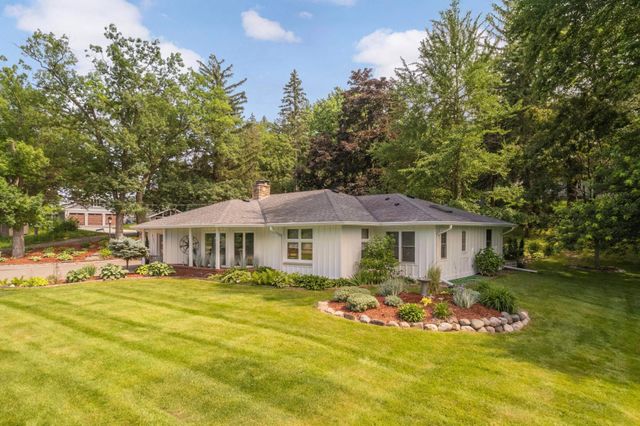 2194 Charlton Road, Sunfish Lake, MN 55118