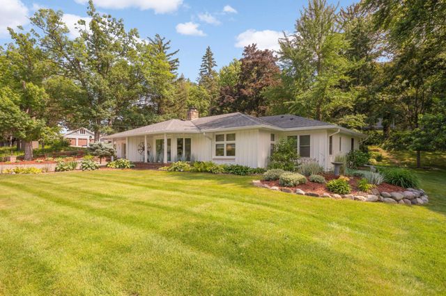 2194 Charlton Road, Sunfish Lake, MN 55118