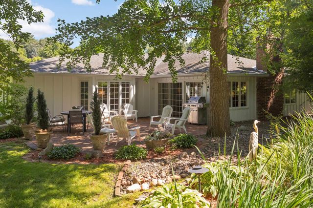 2194 Charlton Road, Sunfish Lake, MN 55118