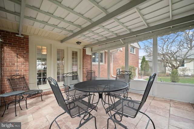 9809 HOLMHURST RD, Bethesda, MD 20817