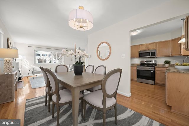 9809 HOLMHURST RD, Bethesda, MD 20817