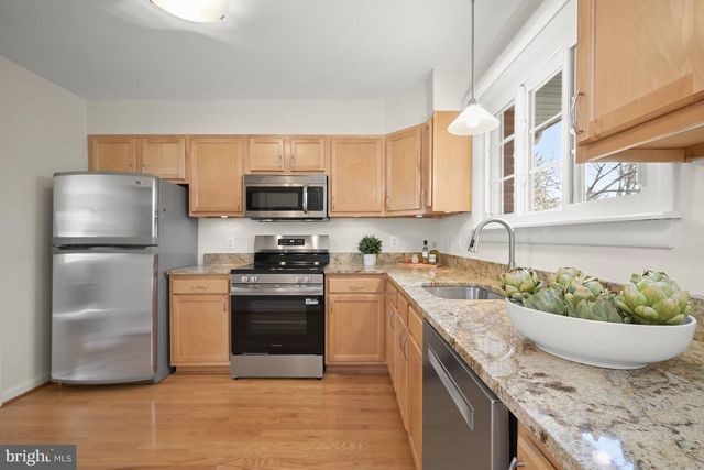 9809 HOLMHURST RD, Bethesda, MD 20817