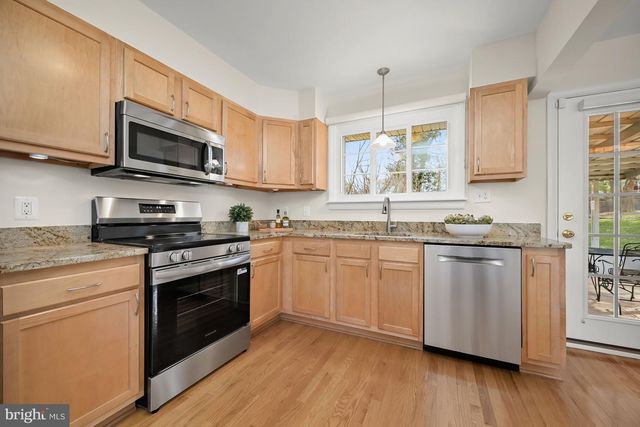 9809 HOLMHURST RD, Bethesda, MD 20817