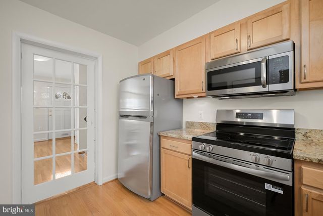 9809 HOLMHURST RD, Bethesda, MD 20817