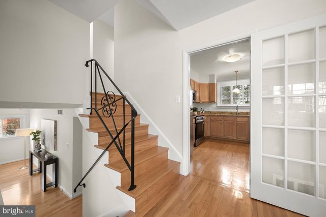 9809 HOLMHURST RD, Bethesda, MD 20817