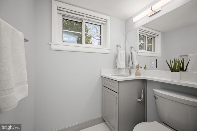 9809 HOLMHURST RD, Bethesda, MD 20817